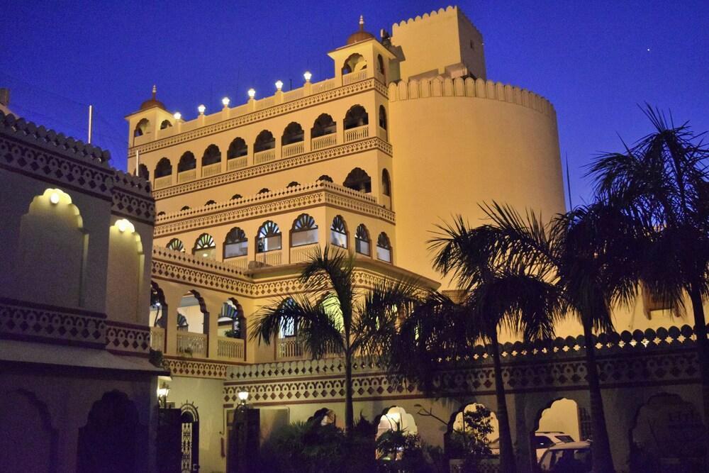 Fort Chandragupt Hotel Jaipur Exterior photo